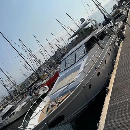 Botel Yacht Aquamarina Vieux Port La Rochelle (Charente-Maritime)