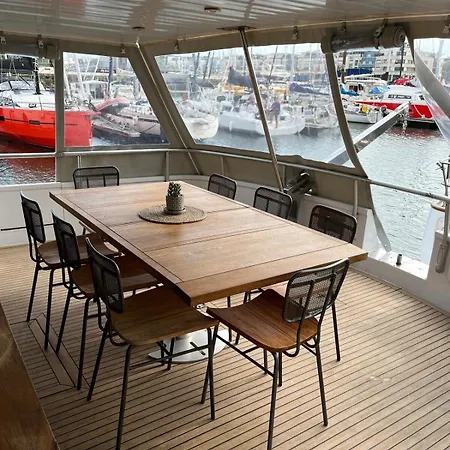Botel Yacht Aquamarina Vieux Port